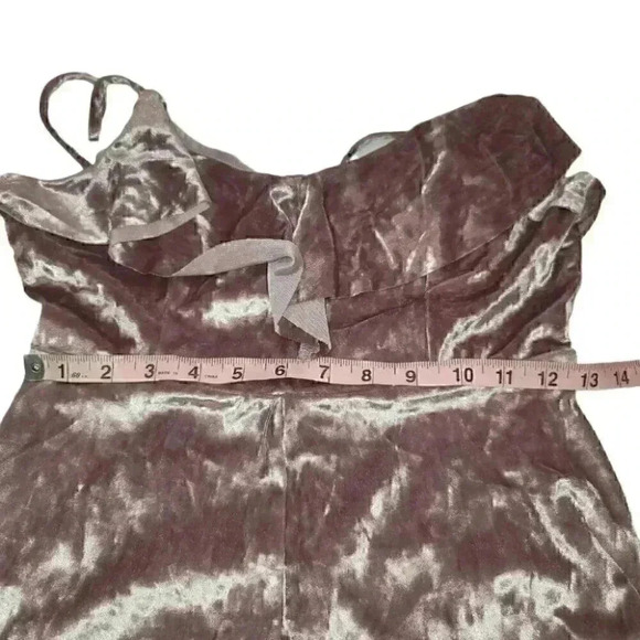 Urban Outfitters Sexy Women Crushed Velvet Flowy Pink Ruffle Romper Size Medium - Picture 10 of 12